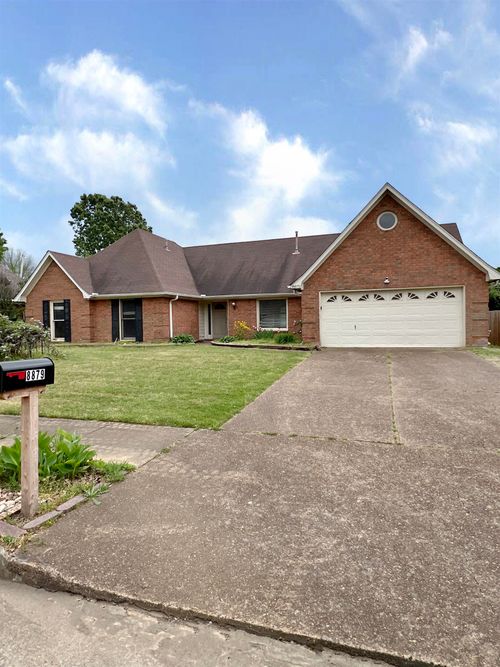 8879 Chimneyrock Blvd, Cordova, TN, 38016-4048 | Card Image