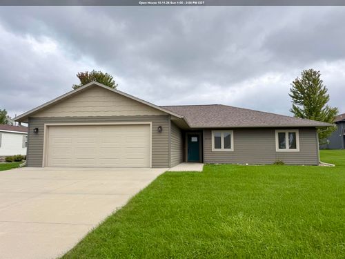 810 Lakeview Dr, Arnolds Park, IA, 51331-7541 | Card Image