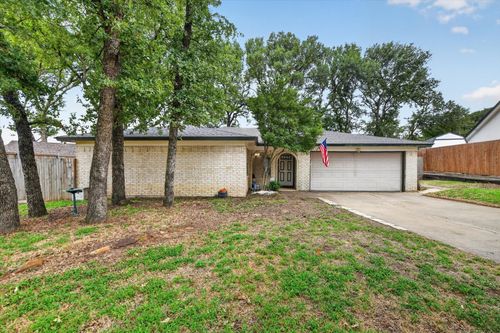 8408 Timberline Ct, North Richland Hills, TX, 76182-3620 | Card Image