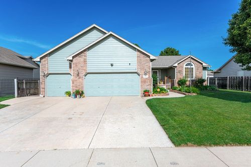 4407 S Doris St, Wichita, KS, 67215-2402 | Card Image