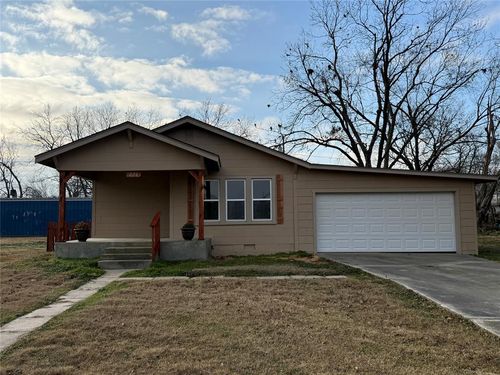 224 E 3rd St, Wewoka, OK, 74884-2608 | Card Image