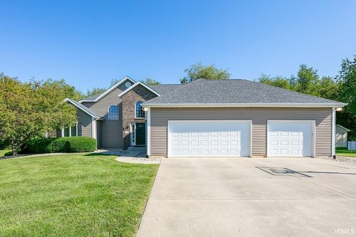 4392 E Fox Run Dr, Syracuse, IN, 46567-9180 | Card Image