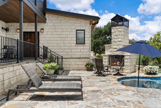 115 Trophy Oak Pt, Home with 5 bedrooms, 5 bathrooms and 3 parking in Fredericksburg TX | Image 37