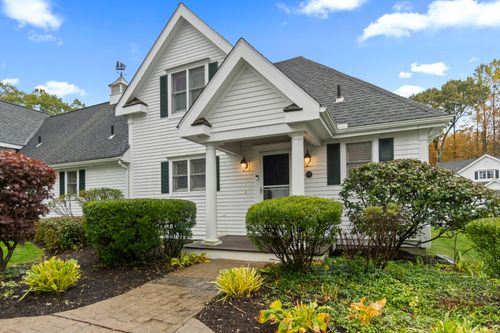 8-8 Augusta Cir, Moodus, CT, 06469-1177 | Card Image