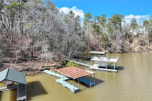 150 Clarks Bridge Rd, GAinesville, GA, 30501-1458 | Card Image