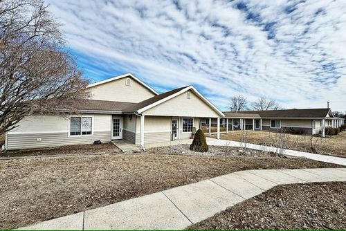 1806 Main St, Gowrie, IA, 50543-7424 | Card Image