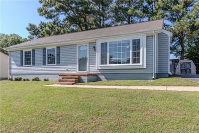 View of front facade featuring a front lawn | Image 3