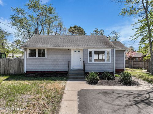 838 Maple Ave, Brick, NJ, 08724-2151 | Card Image