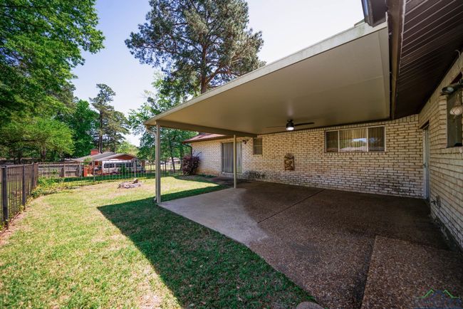 107 Tulip St, House other with 3 bedrooms, 3 bathrooms and null parking in White Oak TX | Image 9