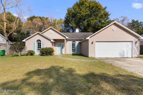 6920 Pinehurst Dr, Ocean Springs, MS, 39564-9009 | Card Image