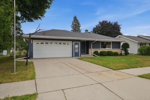1661 Laurel St, Manitowoc, WI, 54220 | Card Image