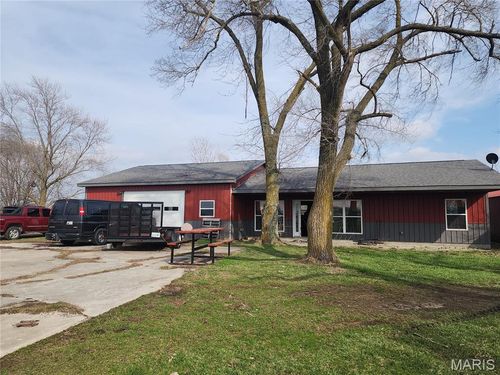 21023 Old Route 66, Mount Olive, IL, 62069-2813 | Card Image