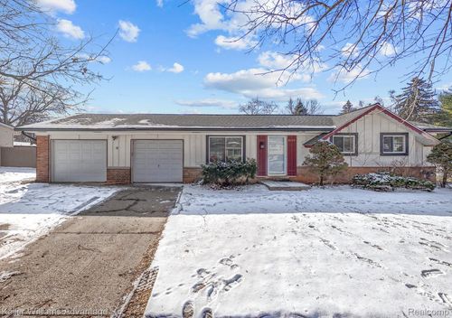 8735 Ringwood Dr, Commerce Township, MI, 48382-3474 | Card Image