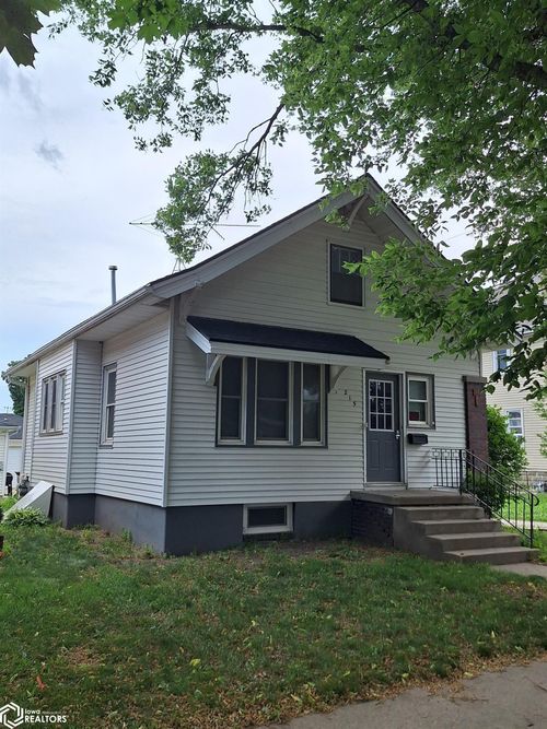 215 E 1st Street, Carroll, IA, 51401 | Card Image