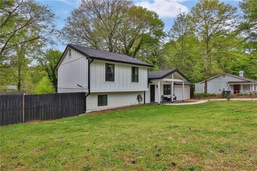 447 Warren Rd, Lawrenceville, GA, 30044-5783 | Card Image