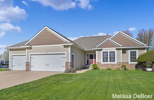 5469 Stevendale Dr, Hudsonville, MI, 49426-8498 | Card Image