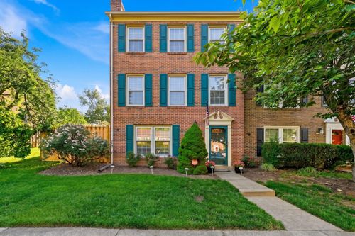 8218 Doctor Craik Ct, ALEXANDRIA, VA, 22306-3204 | Card Image