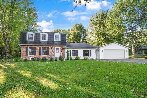 6876 Creekview Drive, Pendleton, NY, 14094 | Card Image
