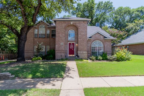 2416 Hedgeapple Dr, Arlington, TX, 76001-5476 | Card Image