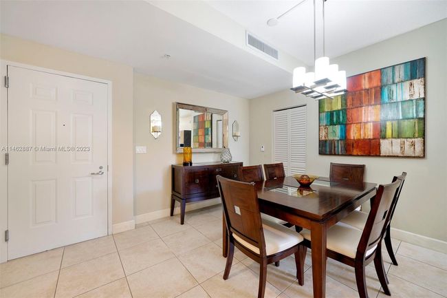 APT-717 - 55 Merrick Way, Condo with 2 bedrooms, 2 bathrooms and null parking in Coral Gables FL | Image 9