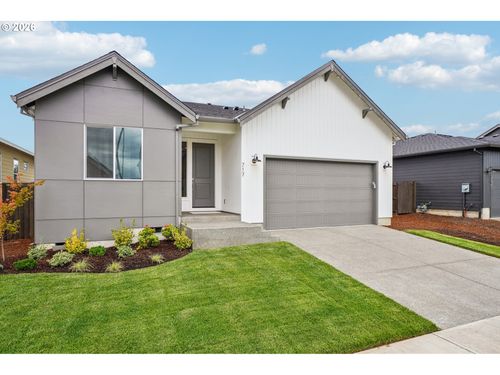 717 Magnolia Ave, Woodburn, OR, 97071-7769 | Card Image