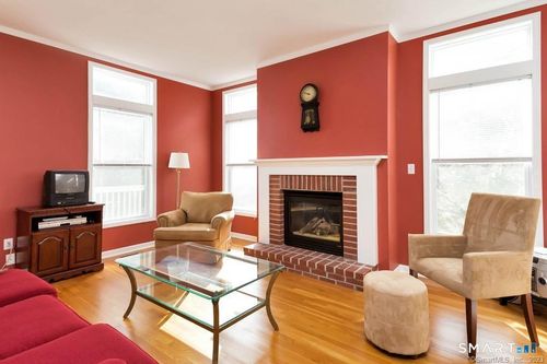 27-27 Copper Creek Cir, Newtown, CT, 06470-2643 | Card Image