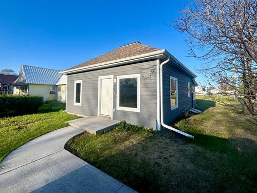 140 S 12th Ave, Burwell, NE, 68823-4157 | Card Image