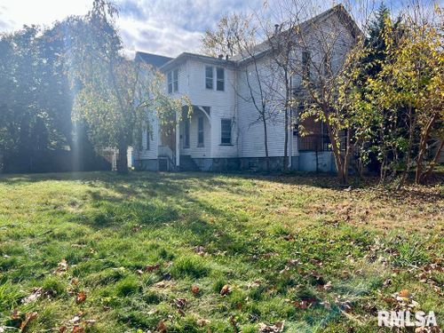 537 6th Ave S, Clinton, IA, 52732-4676 | Card Image