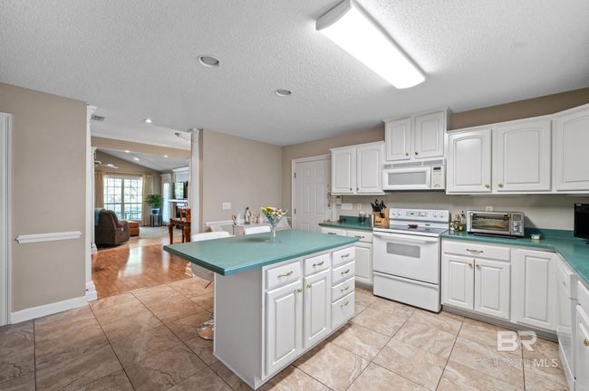 402 Savannah Ln, House other with 3 bedrooms, 2 bathrooms and null parking in Foley AL | Image 15