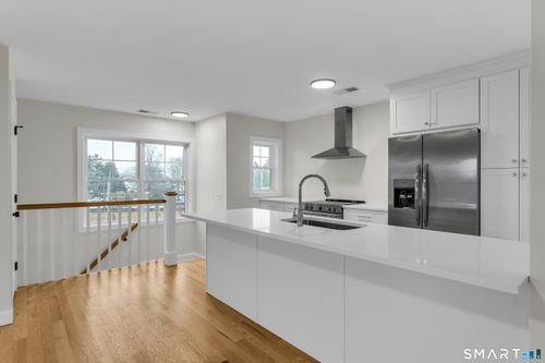 31 Driveway, Guilford, CT, 06437-3402 | Card Image