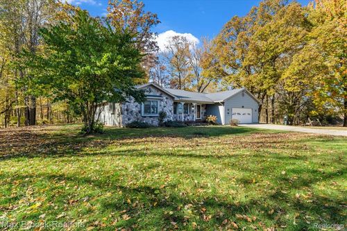 1829 Farnsworth Rd, Lapeer, MI, 48446-8601 | Card Image