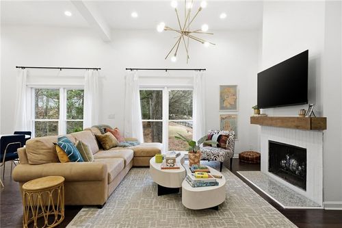 201 Brandywine Cir, Sandy Springs, GA, 30350-2001 | Card Image