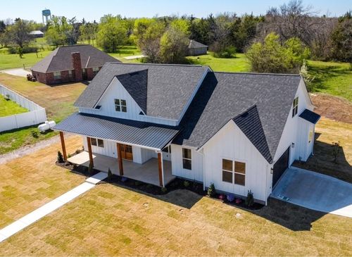 75 W Elmwood Dr, Mount Vernon, TX, 75457-2315 | Card Image