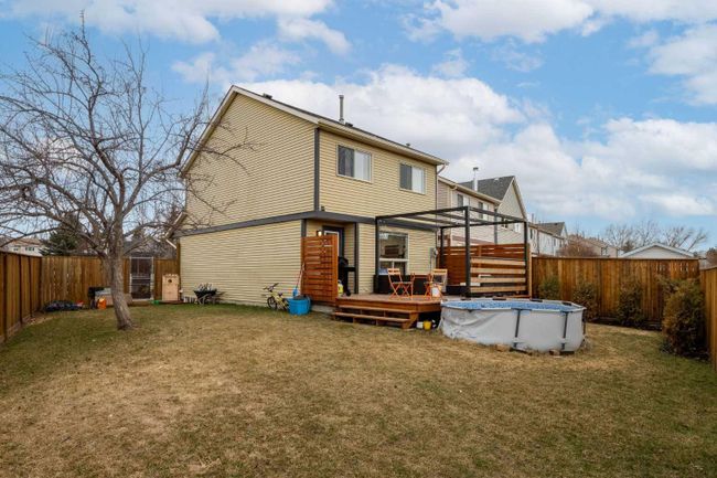 74 Queen Anne Close Se, Home with 3 bedrooms, 2 bathrooms and 2 parking in Calgary AB | Image 27