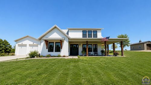 4 Locust Ln, Emporia, KS, 66801-9789 | Card Image