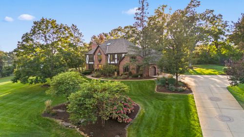 9 Equestrian Way, Lemont, IL, 60439-9786 | Card Image