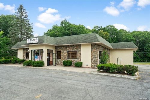 140 Route 32, Central Valley, NY, 10917-3605 | Card Image