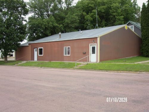 110 E 1st St, Alcester, SD, 57001 | Card Image
