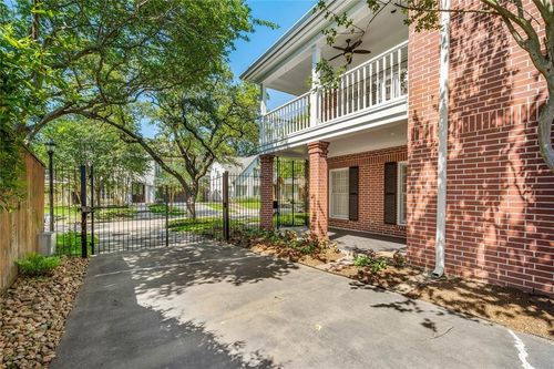 2915 Quenby Ave, West University Place, TX, 77005-2333 | Card Image