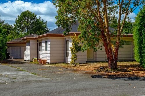2297 Covington Pl, Saanich, BC, V8N5R1 | Card Image