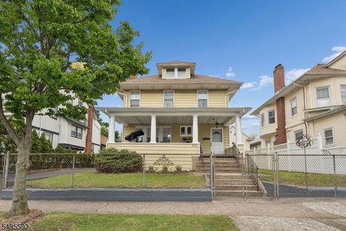 276 E 32nd St, Paterson, NJ, 07504-1515 | Card Image