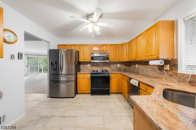 32 Berkeley Sq, Townhouse with 3 bedrooms, 2 bathrooms and null parking in Berkeley Heights NJ | Image 7