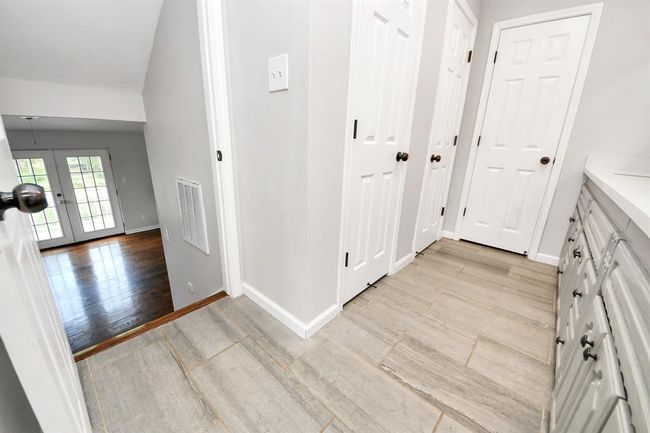 6502 S Highway 35, House other with 5 bedrooms, 3 bathrooms and 3 parking in Alvin TX | Image 28