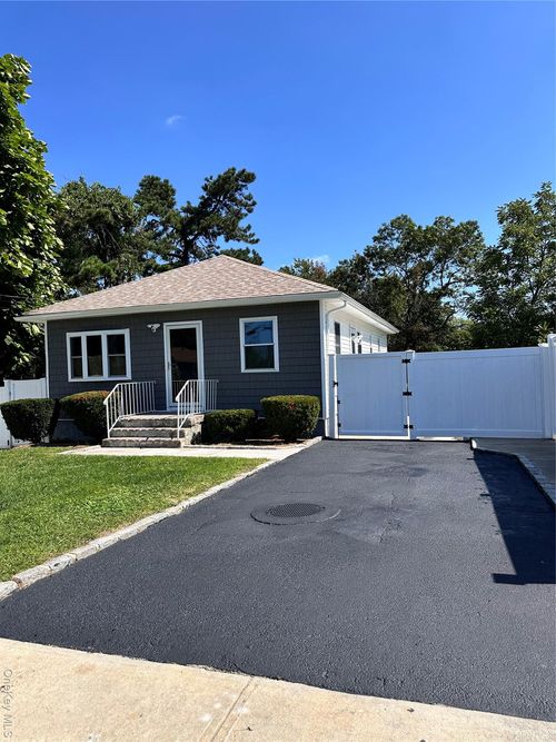 61 S 21st St, Wyandanch, NY, 11798-3008 | Card Image