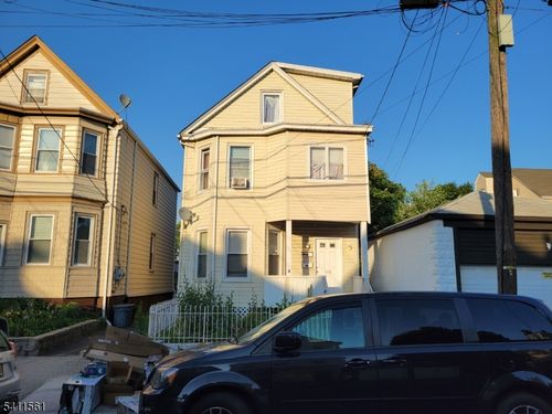 172 9th St, Passaic, NJ, 07055-8303 | Card Image