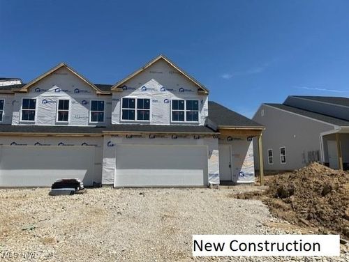 420 Honeycrisp Dr Ne, Louisville, OH, 44641-0075 | Card Image