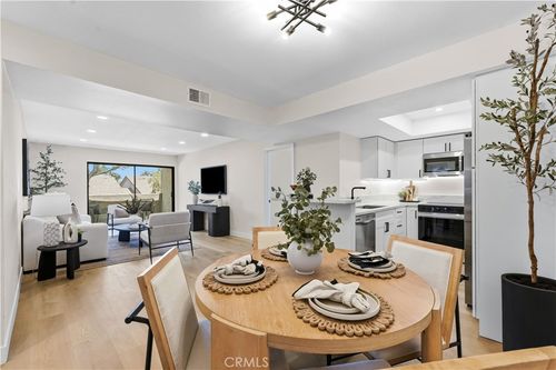 b31-278 N Wilshire, Anaheim, CA, 92801 | Card Image