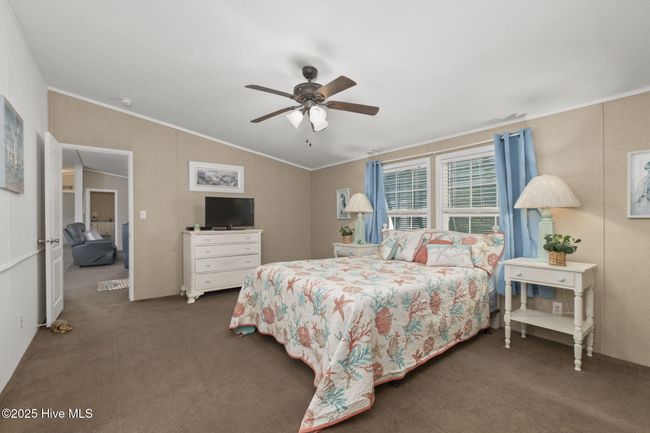 302 Bayview Dr, House other with 3 bedrooms, 2 bathrooms and 1 parking in Harkers Island NC | Image 6