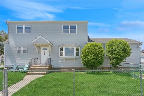 276 Hudson Ave, Freeport, NY, 11520-6241 | Card Image