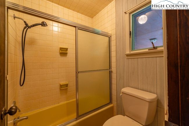 835 Ridge Rd, House other with 3 bedrooms, 3 bathrooms and null parking in Spruce Pine NC | Image 16